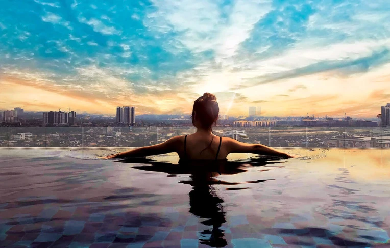 Infinity View Swimming Pool