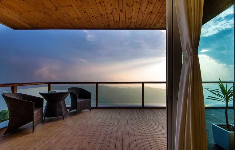Private Deck