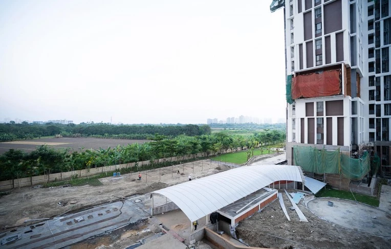 Tower E - Balcony View