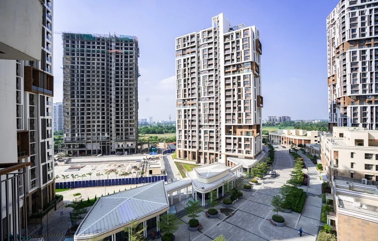 Tower F - Master Balcony View